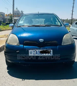 Toyota Vitz 2000 Blue