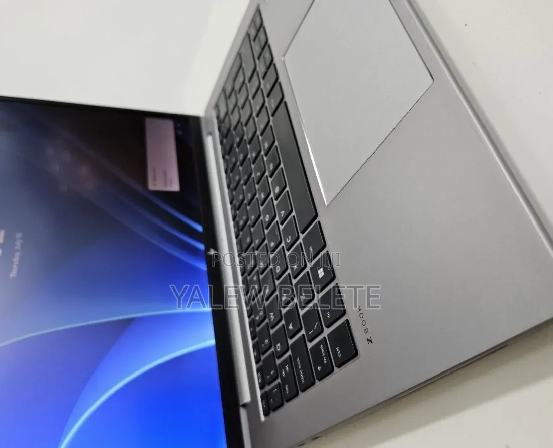 New Laptop HP ZBook Firefly 14 G10 16GB Intel Core i5 SSD 512GB