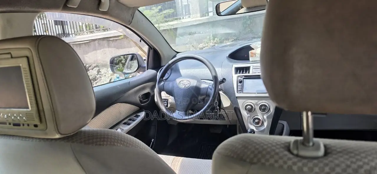 Toyota Belta 2006 Silver