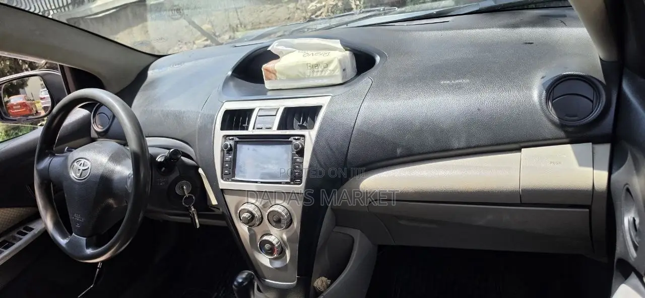 Toyota Belta 2006 Silver