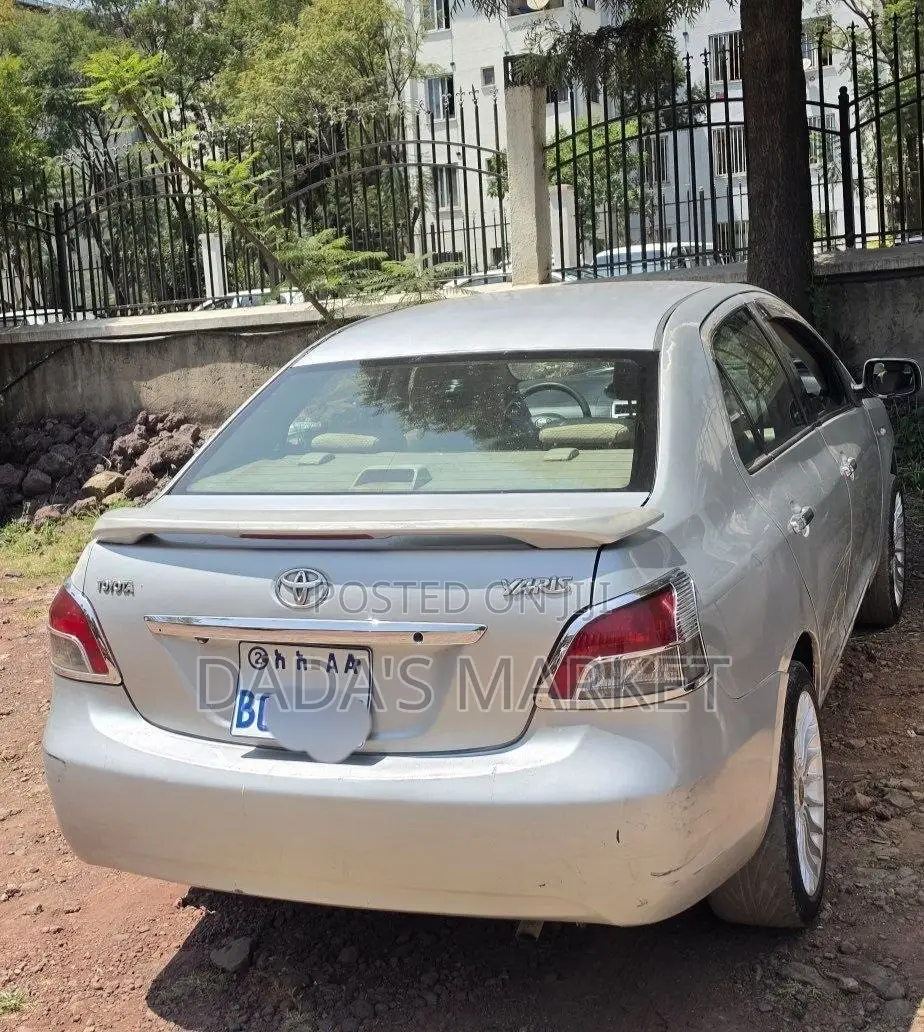Toyota Belta 2006 Silver