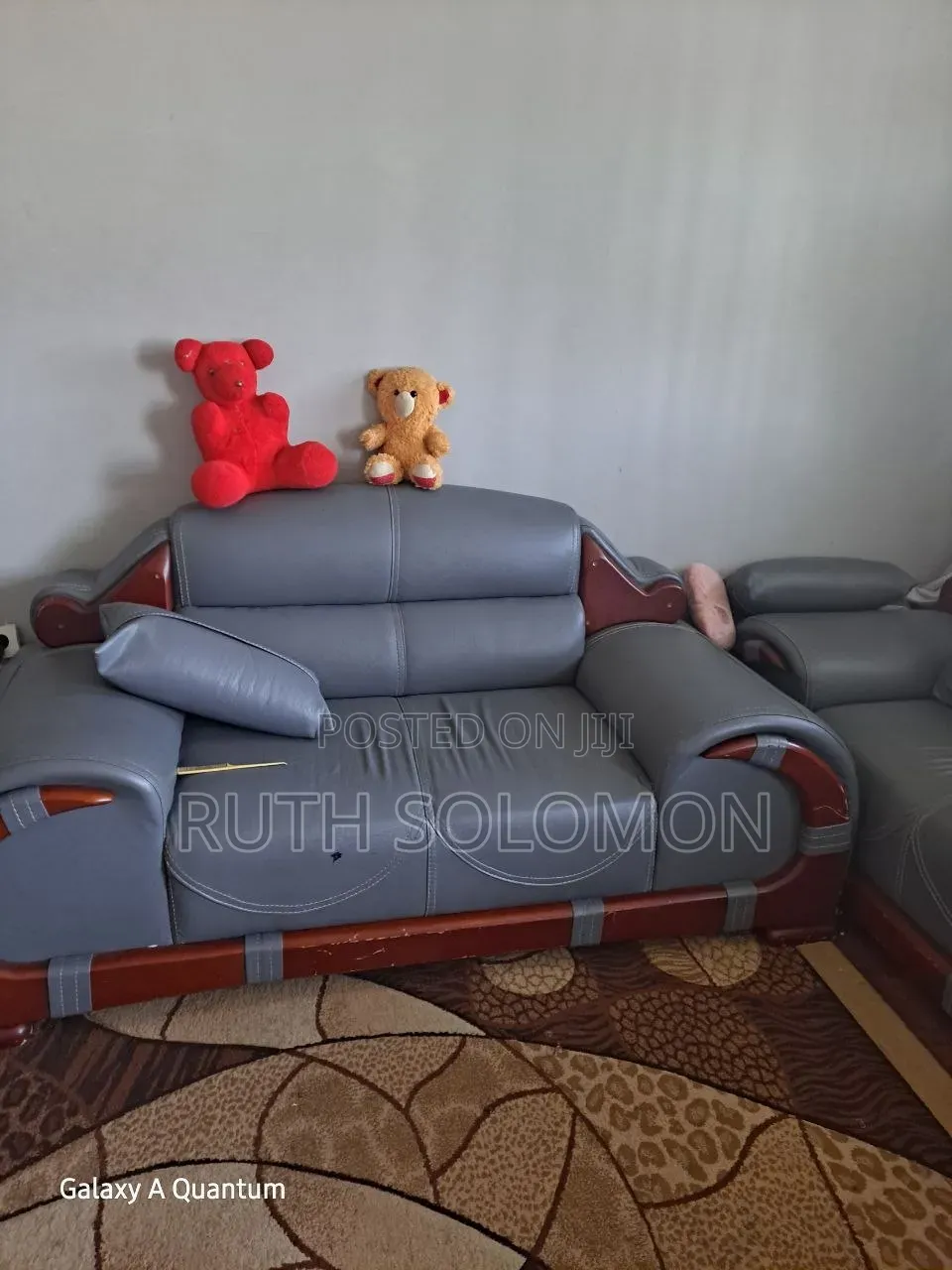 Comfortable 7-Seater Sofa for Sale – Lightly Used