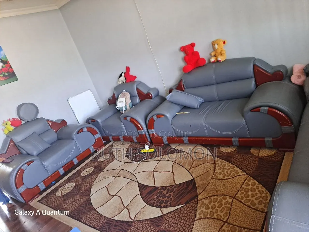 Comfortable 7-Seater Sofa for Sale – Lightly Used