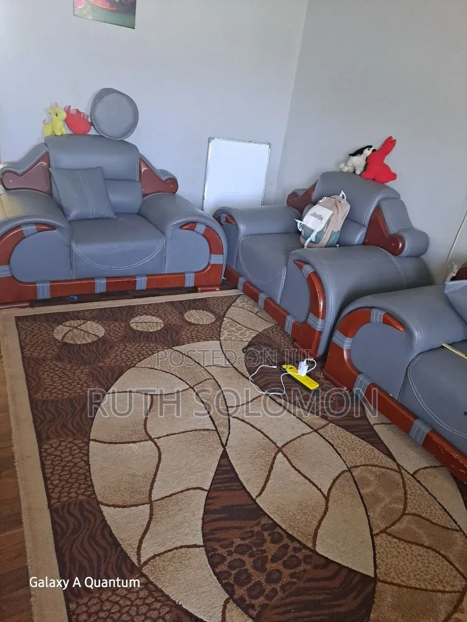 Comfortable 7-Seater Sofa for Sale – Lightly Used