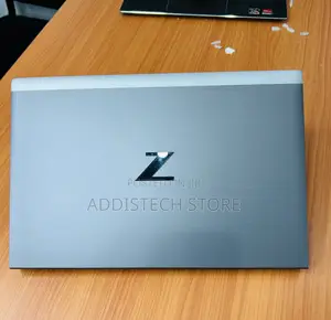 New Laptop HP ZBook Firefly G8 16GB Intel Core i5 SSD 512GB