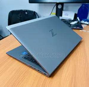 New Laptop HP ZBook Firefly G8 16GB Intel Core i5 SSD 512GB