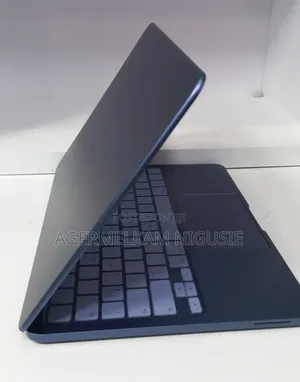 New Laptop Apple MacBook Neo 2026 8GB Intel Core i5 SSD 512GB