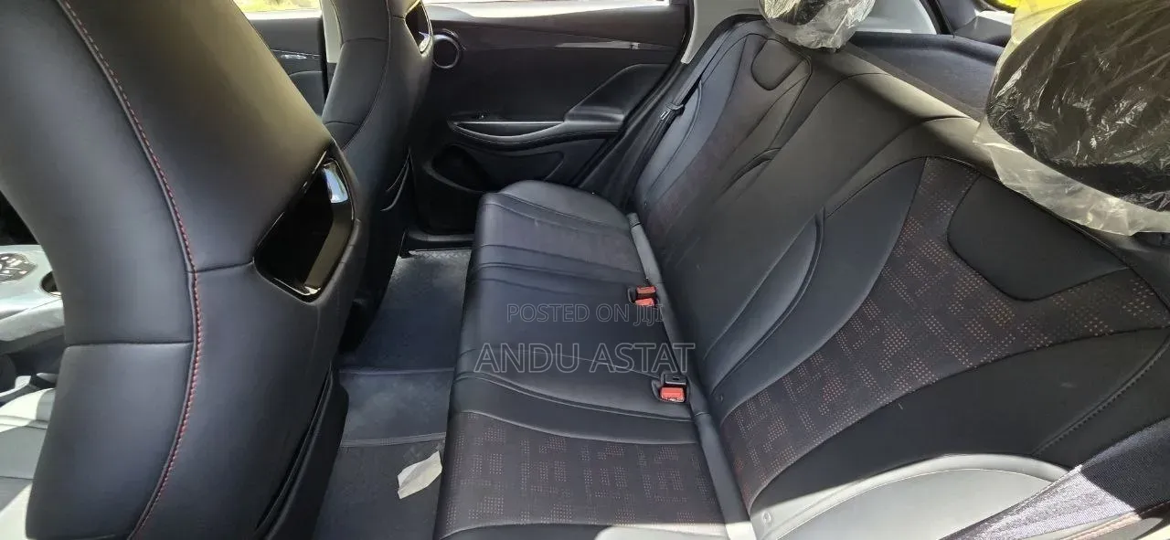 BYD E2 43 kWh 94 hp FWD 2025 Gray