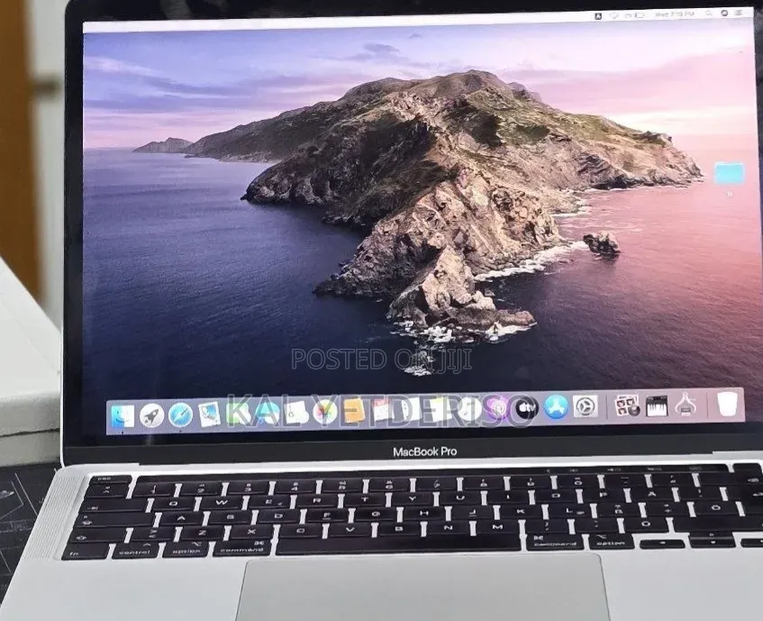 New Laptop Apple MacBook Pro 2020 32GB SSD 512GB