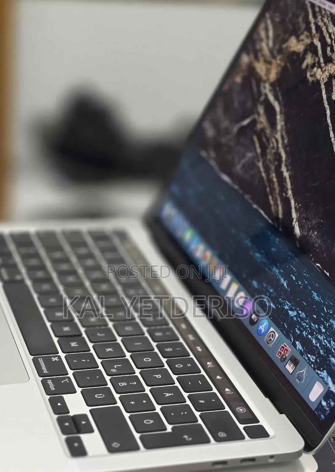 New Laptop Apple MacBook Pro 2020 32GB SSD 512GB