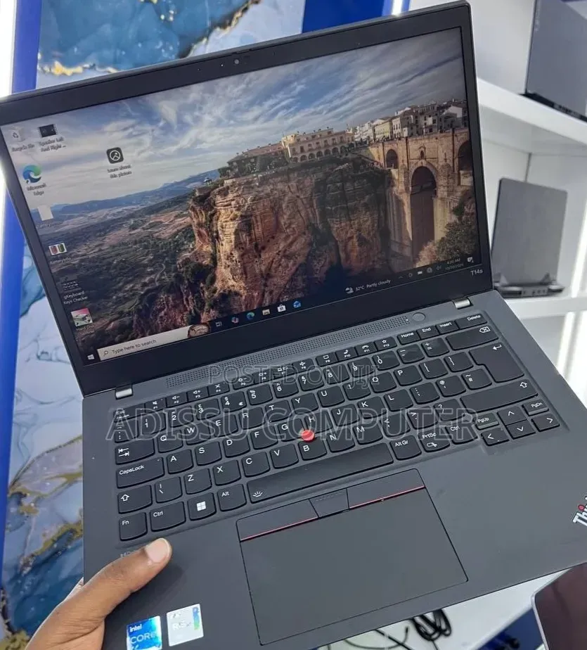 New Laptop Lenovo ThinkPad T14s G4 16GB Intel Core i5 SSD 512GB