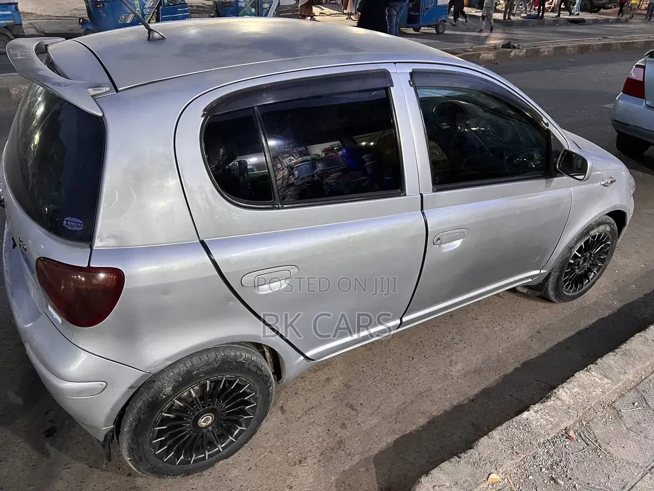Toyota Vitz 2003 Blue