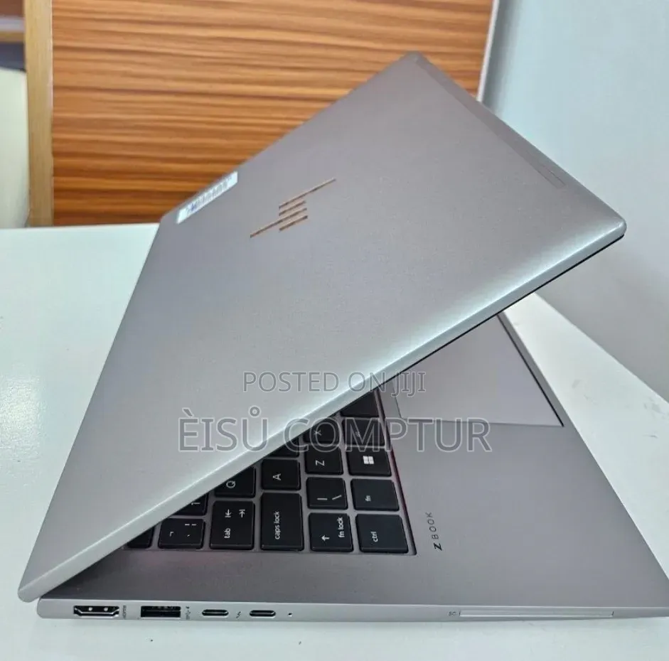 New Laptop HP ZBook Firefly 14 G10 16GB Intel Core i7 SSD 512GB