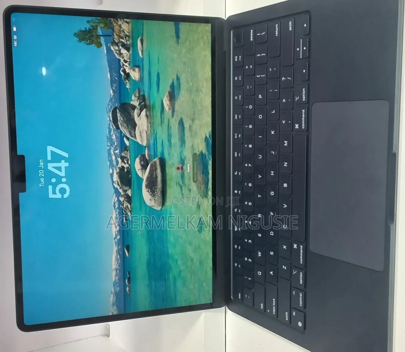 New Laptop Apple MacBook Air 2022 M2 8GB AMD A10 SSD 256GB
