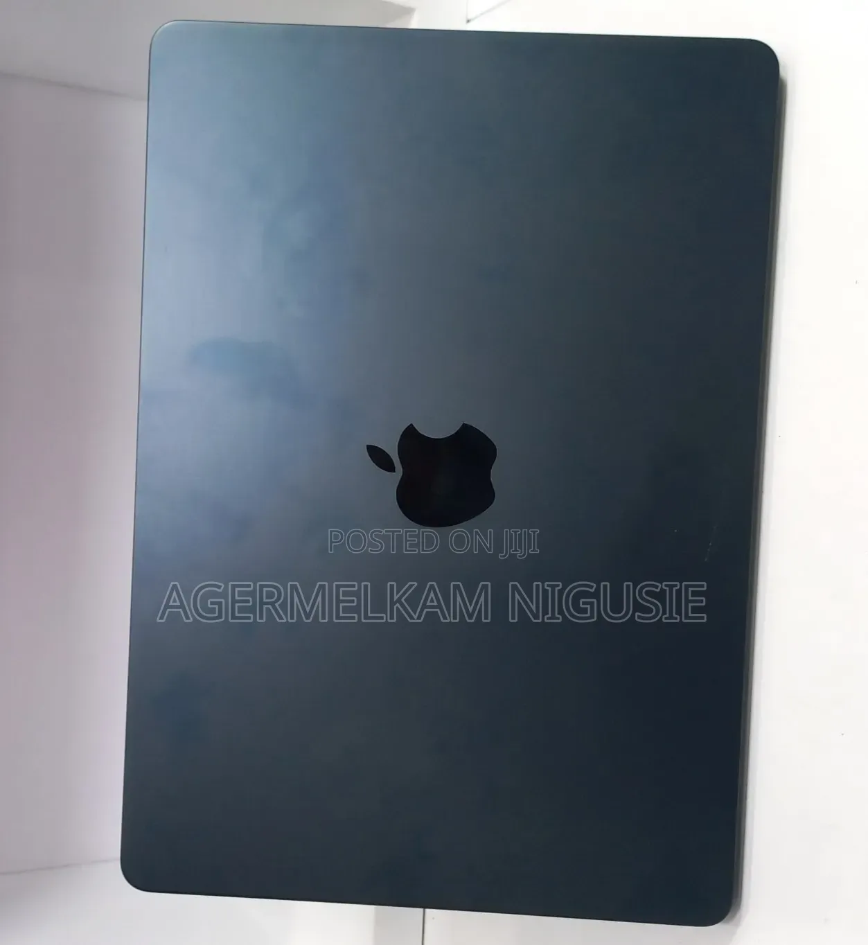 New Laptop Apple MacBook Air 2022 M2 8GB AMD A10 SSD 256GB