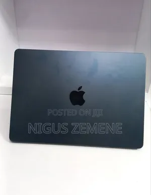 New Laptop Apple MacBook Air 2022 M2 8GB Apple M2 SSD 256GB