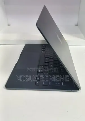 New Laptop Apple MacBook Air 2022 M2 8GB Apple M2 SSD 256GB