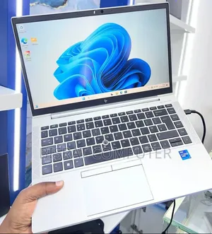 New Laptop HP EliteBook 840 G8 16GB Intel Core i7 SSD 512GB