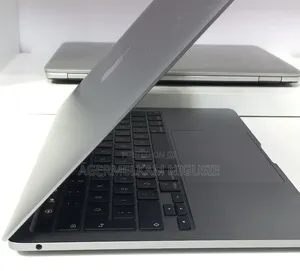 New Laptop Apple MacBook Pro 2021 M1 8GB Intel Core Ultra 7 SSD 256GB
