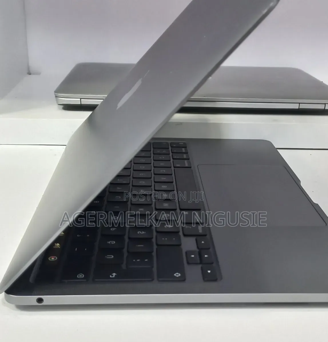 New Laptop Apple MacBook Pro 2021 M1 8GB Intel Core Ultra 7 SSD 256GB