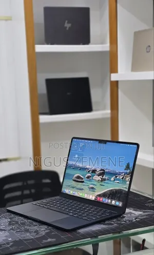 New Laptop Apple MacBook Air 2025 M4 16GB Apple M4 SSD 256GB