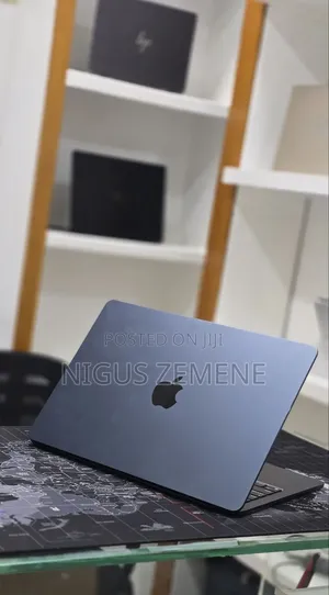New Laptop Apple MacBook Air 2025 M4 16GB Apple M4 SSD 256GB