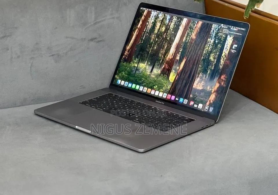 New Laptop Apple MacBook Pro 2019 32GB Intel Core i9 SSD 512GB
