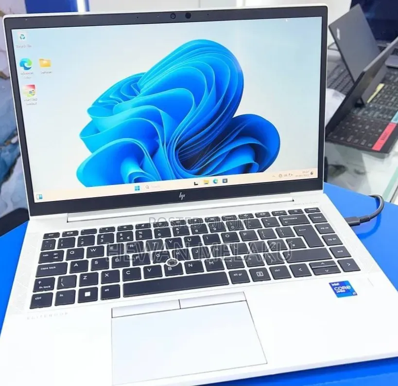 New Laptop HP EliteBook 840 G8 16GB Intel Core i7 SSD 512GB