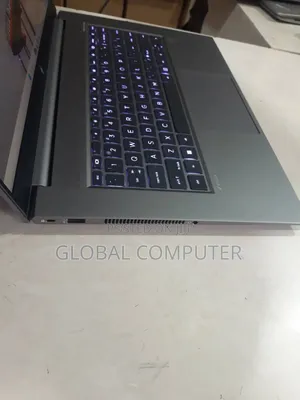 New Laptop HP ZBook Firefly G8 16GB Intel Core i7 SSD 512GB