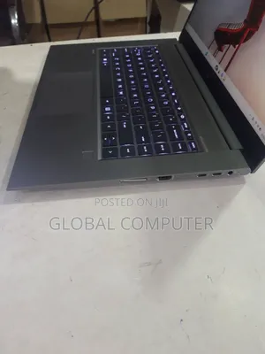 New Laptop HP ZBook Firefly G8 16GB Intel Core i7 SSD 512GB