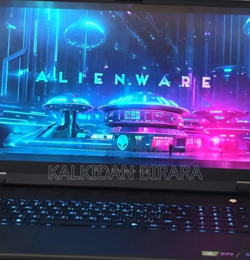 New Laptop Alienware M18 R2 32GB Intel Core i9 SSD 2T