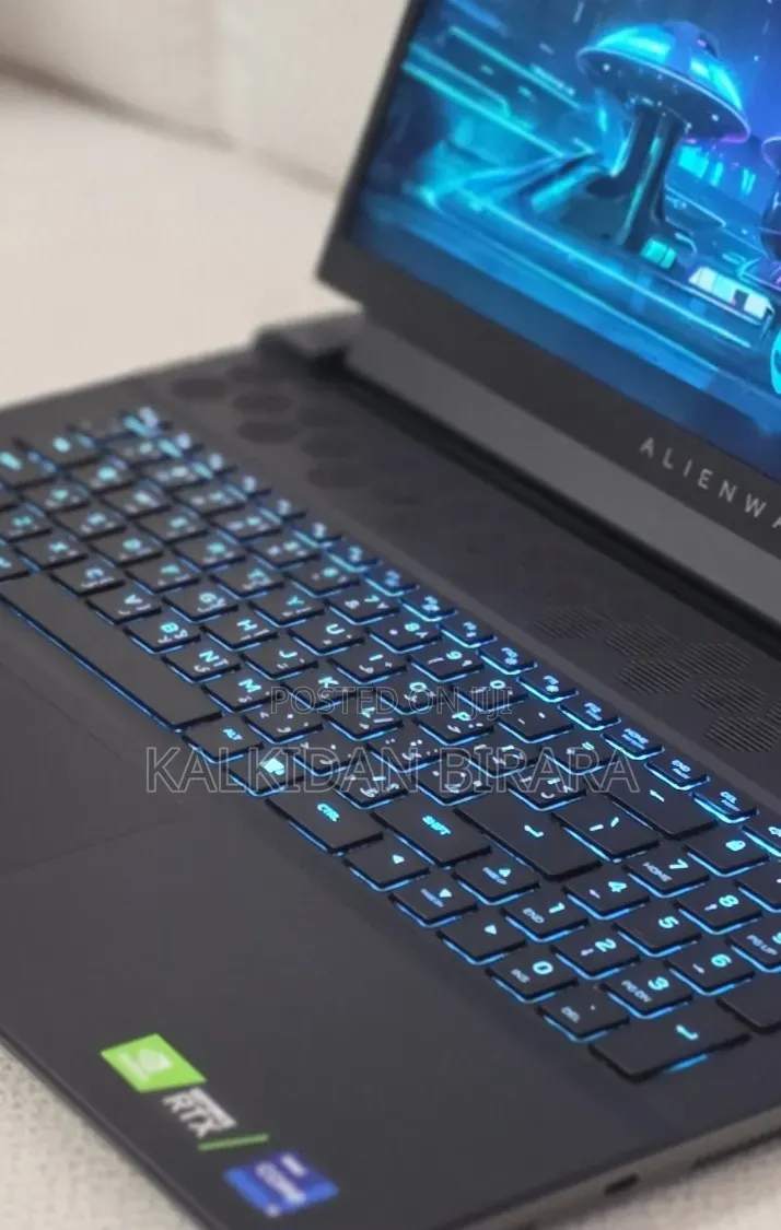 New Laptop Alienware M18 R2 32GB Intel Core i9 SSD 2T