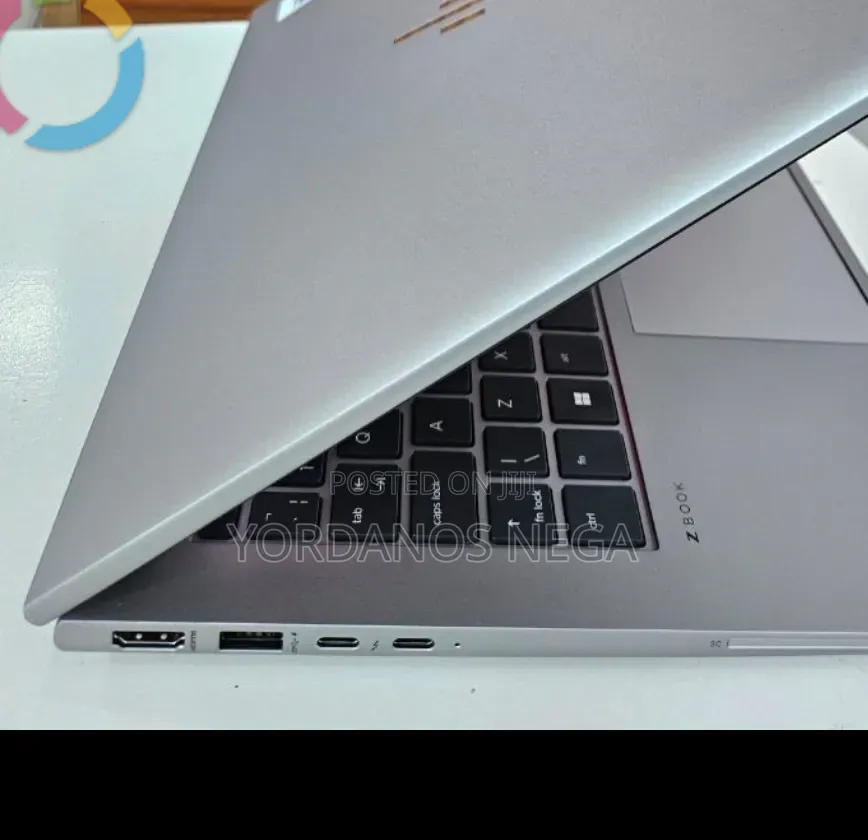 New Laptop HP ZBook Firefly 14 G10 16GB Intel Core i7 SSD 512GB