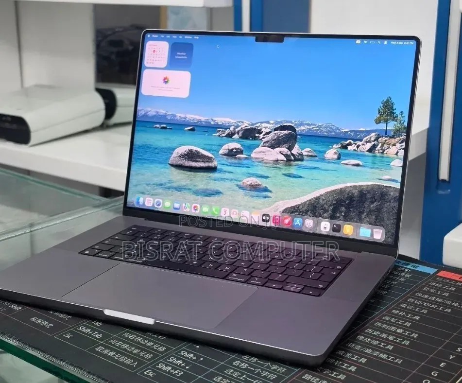 New Laptop Apple MacBook Pro 2021 M1 32GB Apple M1 Pro SSD 512GB