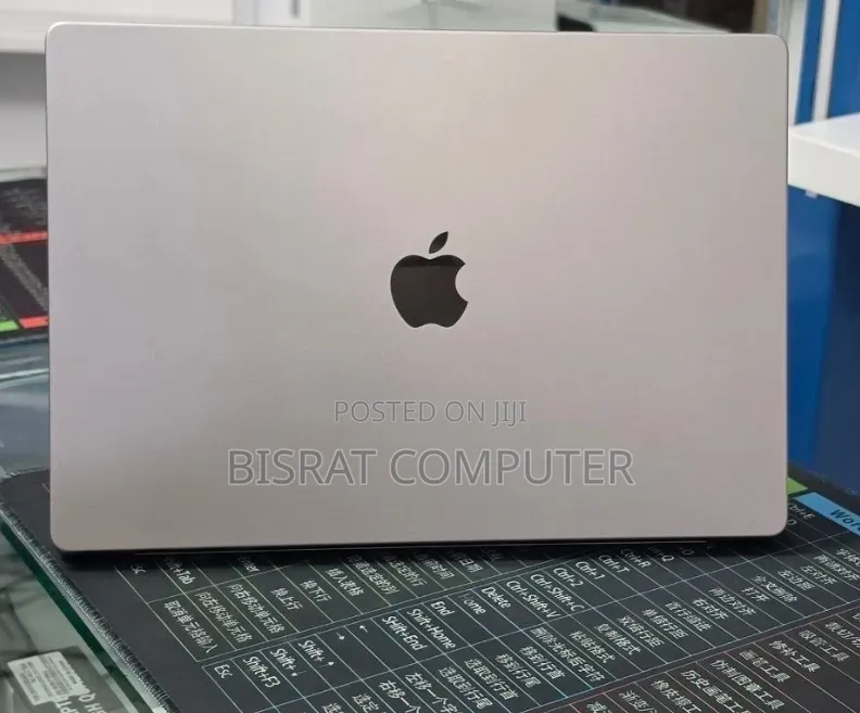 New Laptop Apple MacBook Pro 2021 M1 32GB Apple M1 Pro SSD 512GB