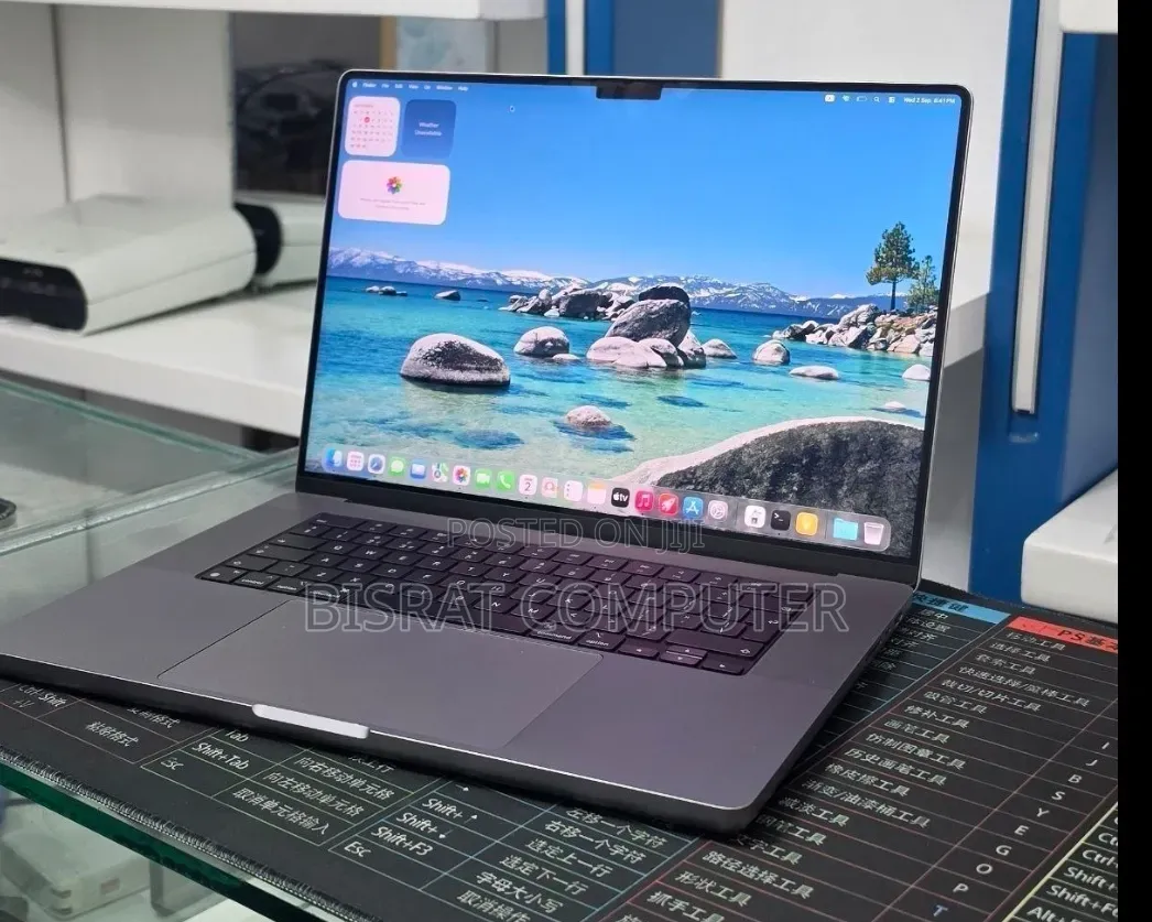 New Laptop Apple MacBook Pro 2021 M1 32GB Apple M1 Pro SSD 512GB