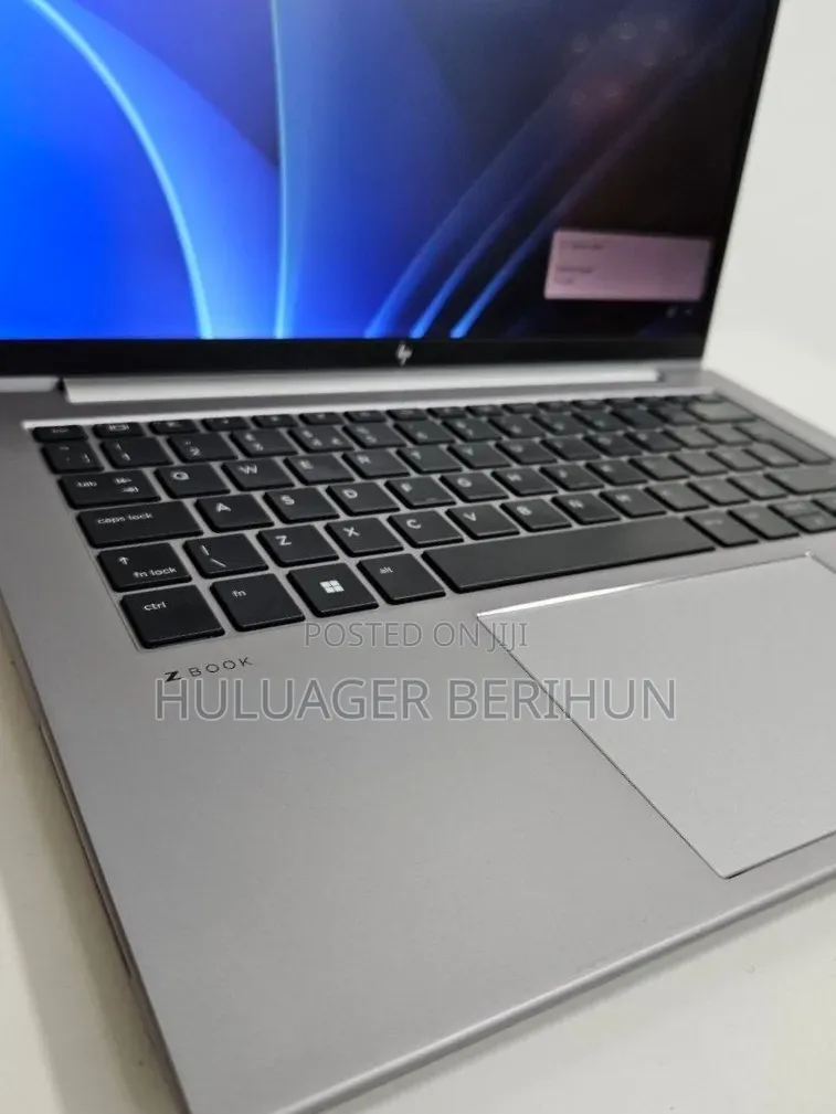 New Laptop HP ZBook Firefly 16 G10 16GB Intel Core i5 SSD 512GB