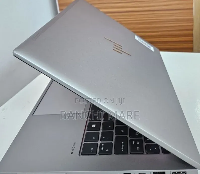 New Laptop HP ZBook Firefly 14 G10 16GB Intel Core i7 SSD 512GB