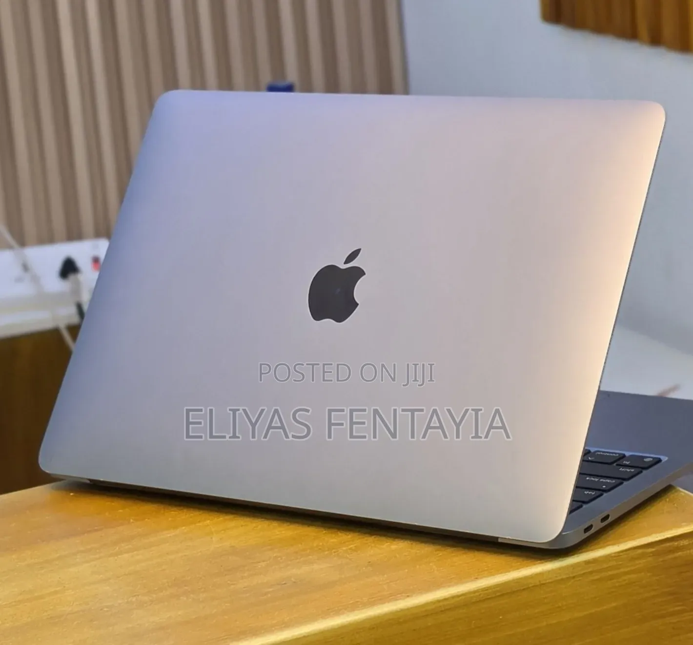 New Laptop Apple MacBook Air 2020 M1 16GB Intel Core i7 SSD 512GB