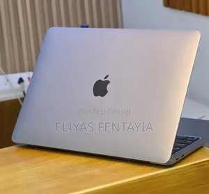 New Laptop Apple MacBook Air 2020 M1 16GB Intel Core i7 SSD 512GB