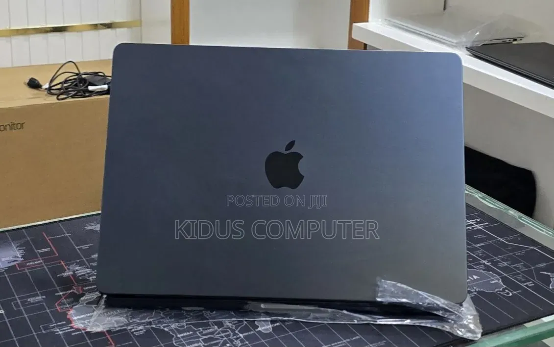New Laptop Apple MacBook Air 2026 M5 16GB Apple M5 SSD 512GB