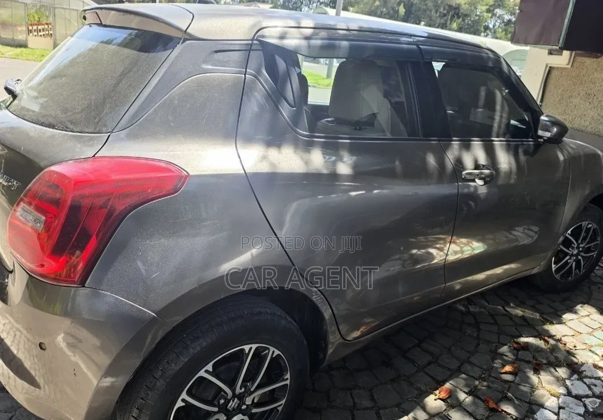 Suzuki Swift 2021 Gray