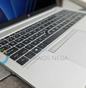 New Laptop HP ZBook Firefly G8 16GB Intel Core i7 SSD 512GB