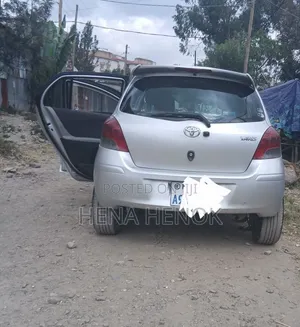 Toyota Yaris 2010 Silver