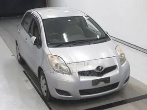 Toyota Yaris 2010 Silver