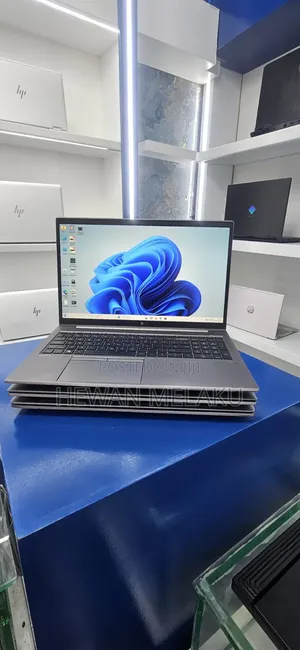 New Laptop HP ZBook 15 16GB Intel Core i7 SSD 512GB