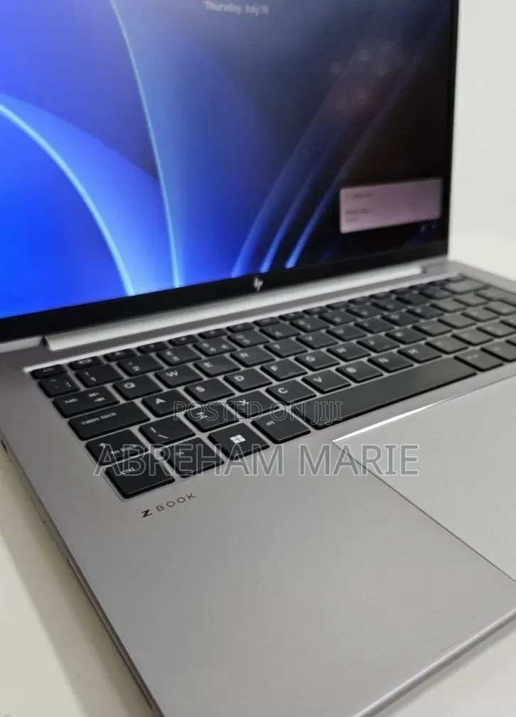 New Laptop HP ZBook Firefly 14 G10 16GB Intel Core i5 SSD 512GB