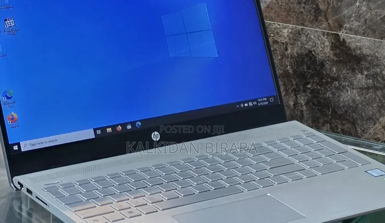 New Laptop HP Pavilion 15 8GB Intel Core i5 SSD 256GB