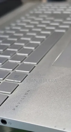 New Laptop HP Pavilion 15 8GB Intel Core i5 SSD 256GB
