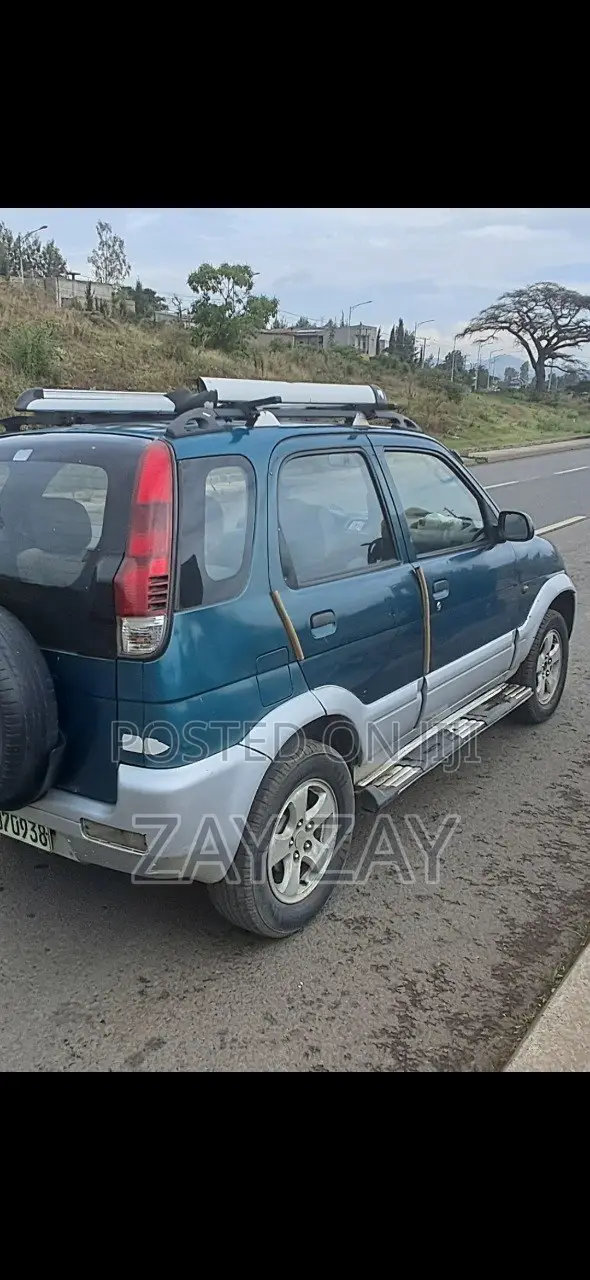 Daihatsu Terios 2000 Black